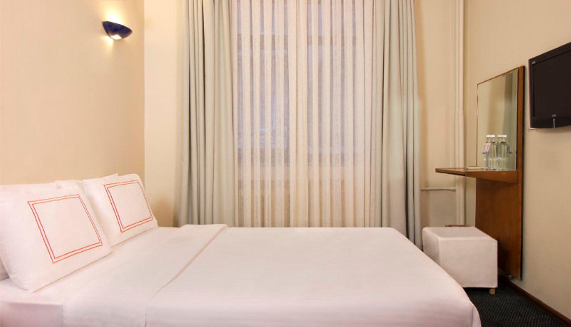 Ilkay Hotel Стамбул Экстерьер фото