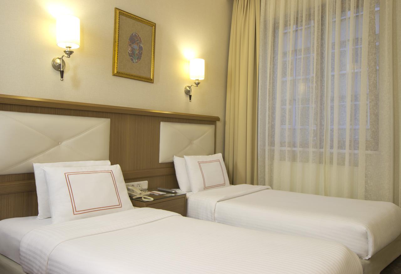 Ilkay Hotel Стамбул Экстерьер фото