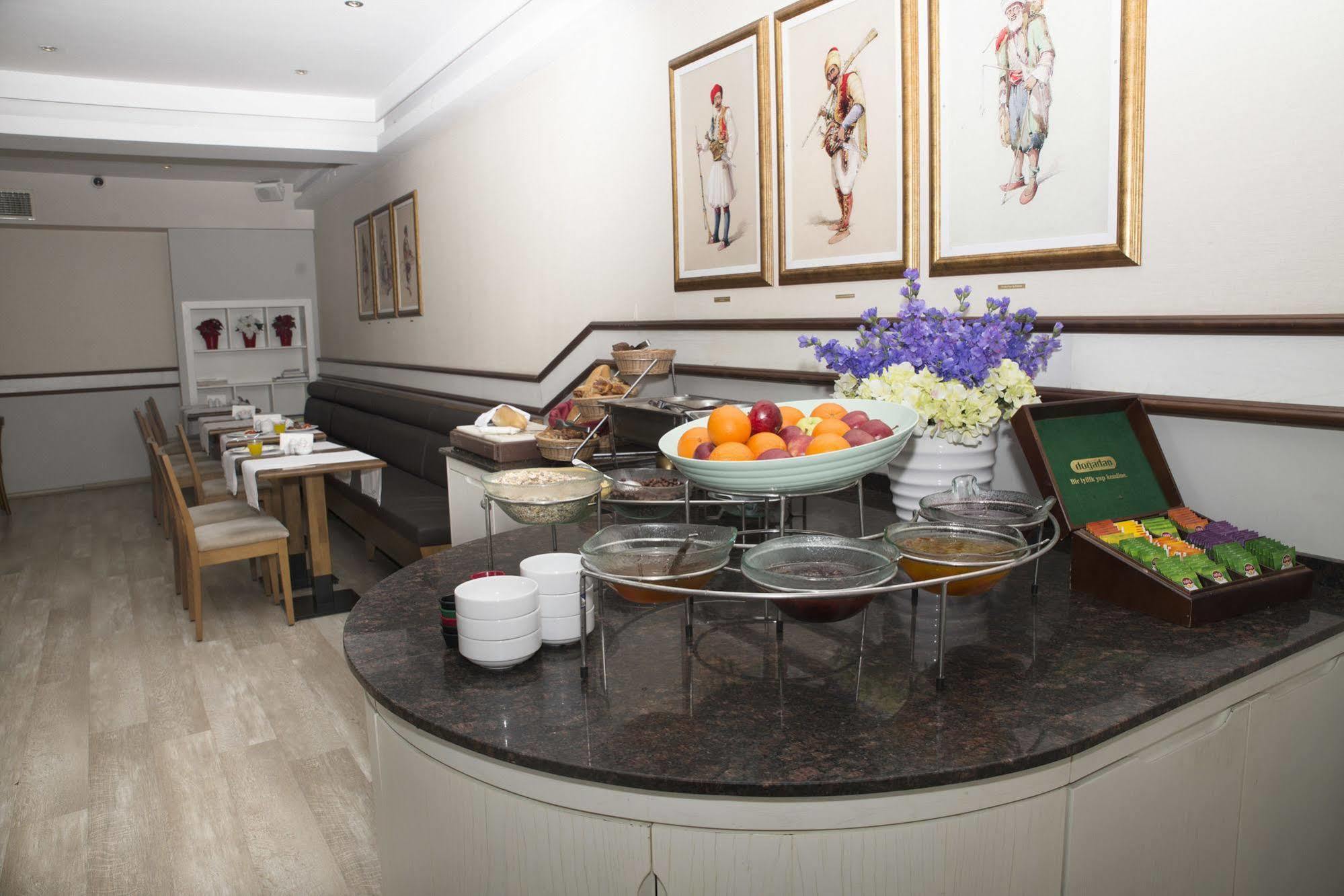 Ilkay Hotel Стамбул Экстерьер фото