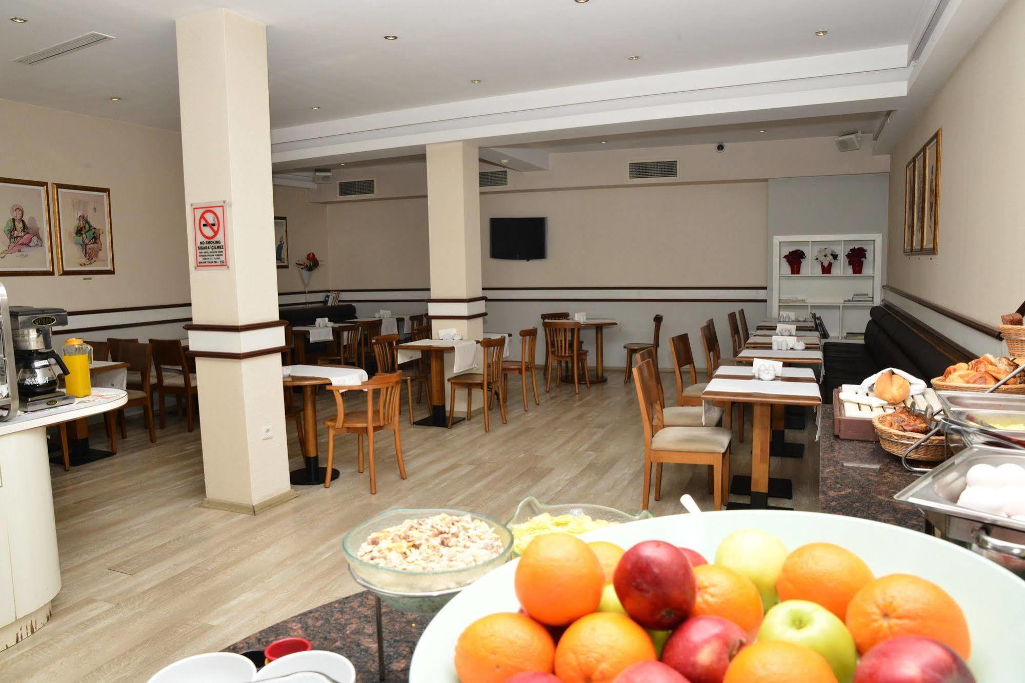 Ilkay Hotel Стамбул Экстерьер фото